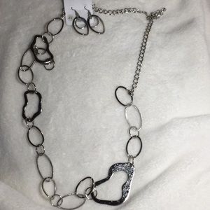 NIB 33” Adjustable Silver Tone Necklace/Earrings